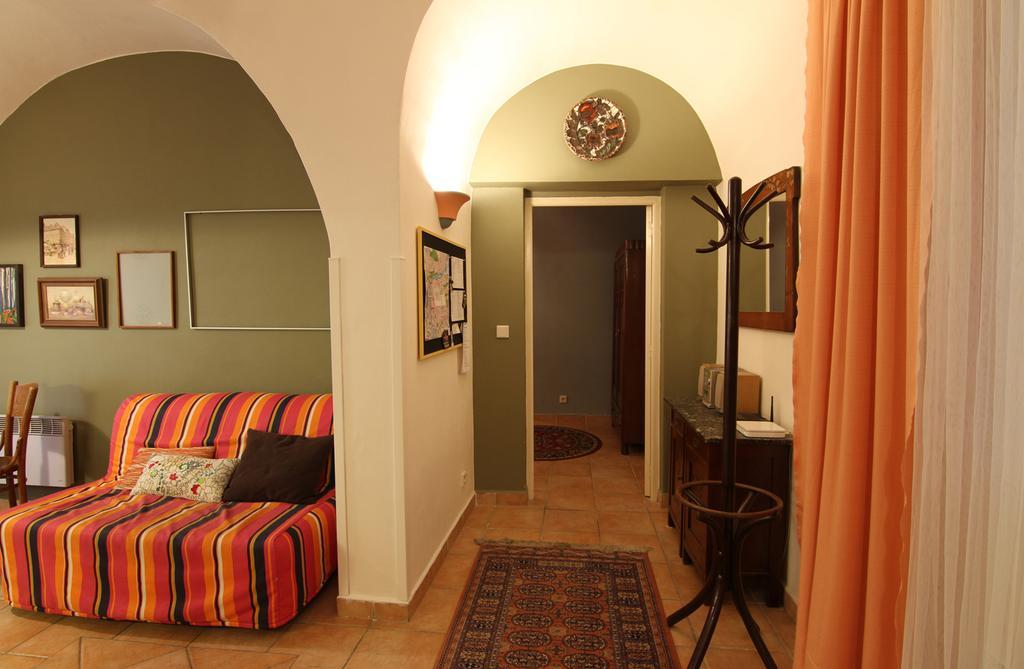 Vlasska House At The 3 Swallows Hotel Praga Quarto foto